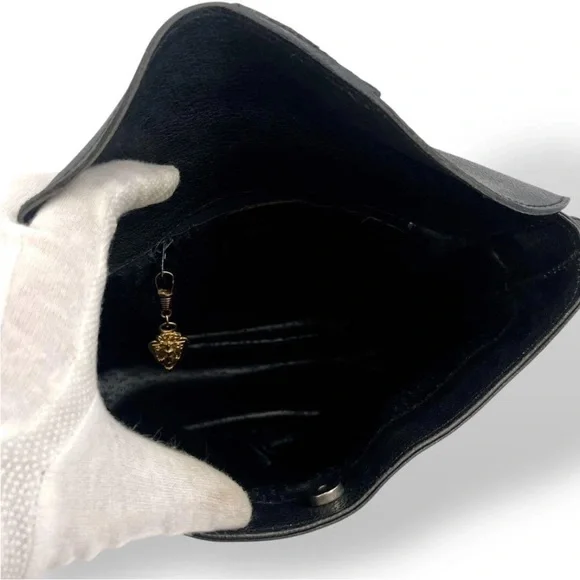 Gucci Black Shoulder Bag with Red and Green Accents - Picture 11 of 16